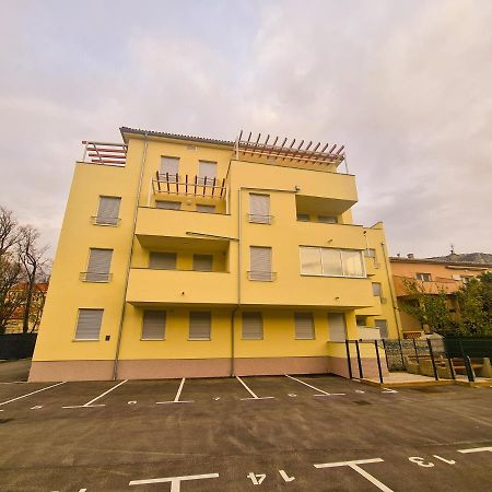 New - Apartment Finis セニ エクステリア 写真