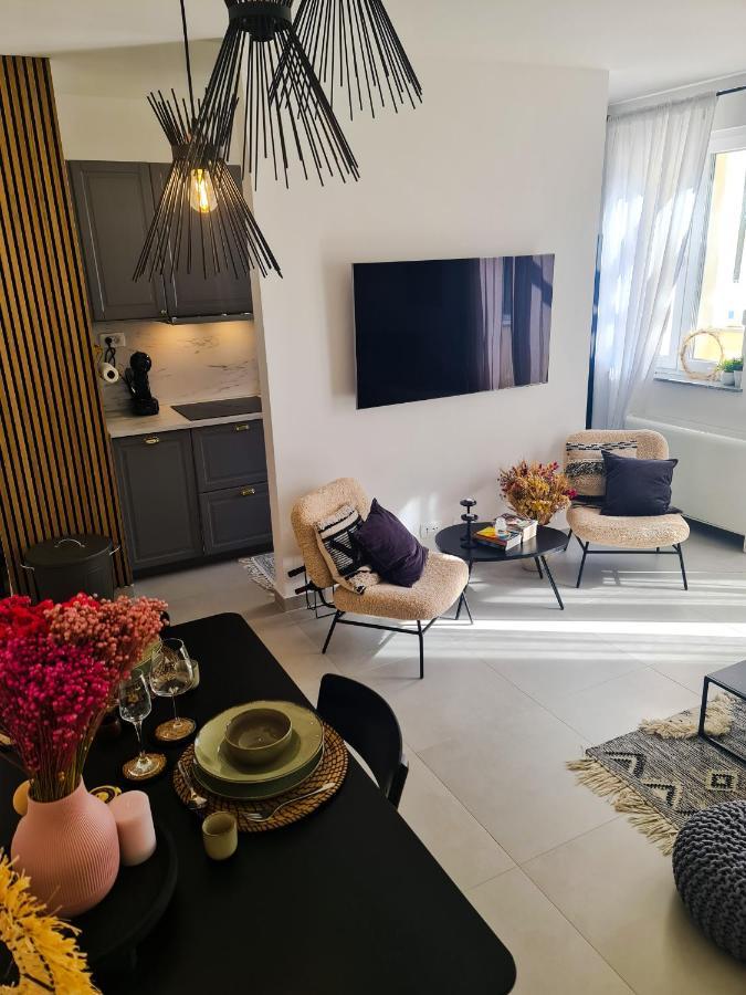 New - Apartment Finis セニ エクステリア 写真