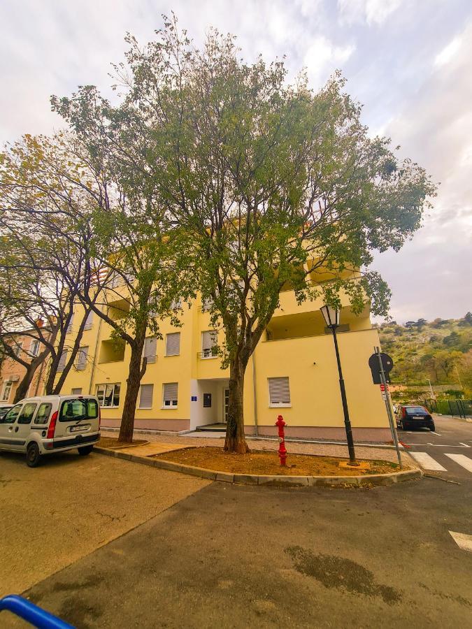New - Apartment Finis セニ エクステリア 写真